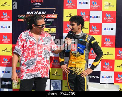 Chennai, INDIA. 15 settembre 2024. Mohamed Ryan di Chennai Turbo Riders durante la sua intervista post gara e celebrando la sua vittoria in gara 2 del terzo round dell'Indian Racing League a Chennai, INDIA. Crediti: Ranjith Kumar/Alamy Live News. Foto Stock