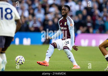 Il difensore dell'Aston Villa Lamare Bogarde durante la partita di Premier League tra l'Aston Villa e l'Everton a Villa Park, Birmingham, Inghilterra, il 14 settembre 2024. Foto Manjit Narotra/ProSportsImages/DPPI Foto Stock