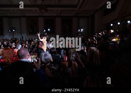 Karina Bond Show durante la London Fashion Week, 14 settembre 2024 Foto Stock