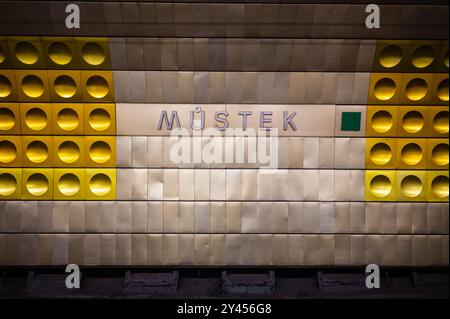 Stazione della metropolitana Mustek di Praga Foto Stock