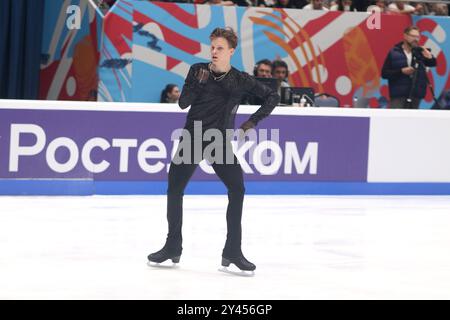 San Pietroburgo, Russia. 15 settembre 2024. Evgeni Semenenkoin azione durante la corsa di un programma arbitrario tra gli uomini durante l'esecuzione di prove di pattinatori di figura russi presso il complesso sportivo di Yubileyny. (Foto di Maksim Konstantinov/SOPA Images/Sipa USA) credito: SIPA USA/Alamy Live News Foto Stock