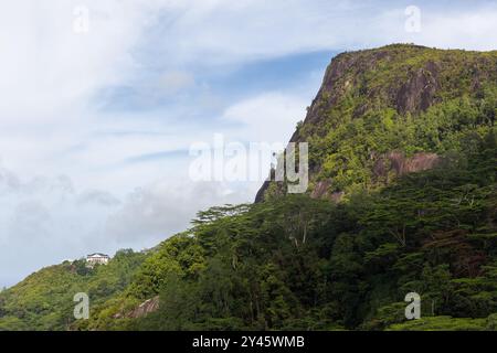 Fotografie di paesaggi di montagna scattate al punto panoramico di Copilia, isola di Mahe, Seychelles Foto Stock