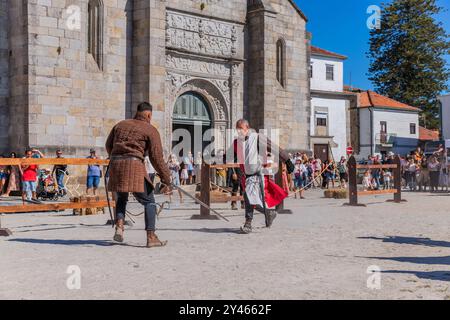 Caminha, Portogallo - 27 luglio 2024: Caminha durante la rievocazione della Fiera medievale. Caminha è una città nel nord del Portogallo, molto popolare tra To Foto Stock