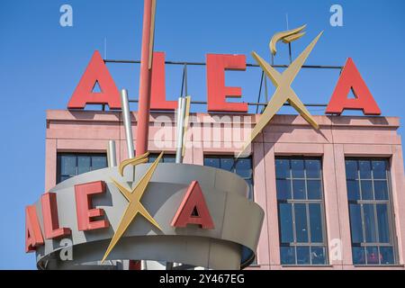 Alexa, Shoppingcenter am Alexanderplatz, Grunerstraße, Mitte, Berlino, Germania Foto Stock