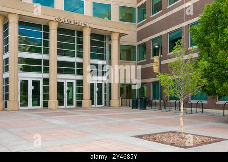 Colorado Springs, Colorado, Stati Uniti d'America - 19 MAGGIO 2024: Columbine Hall presso l'Università del Colorado (UCCS) Colorado Springs. Foto Stock