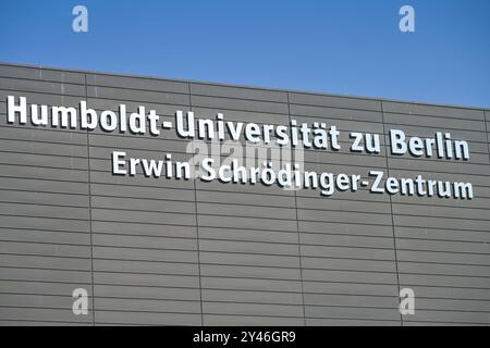 Erwin Schrödinger Zentrum, Rudower Chaussee, Adlershof, Treptow-Köpenick, Berlino, Deutschland *** Erwin Schrödinger Center, Rudower Chaussee, Adlershof, Treptow Köpenick, Berlino, Germania Foto Stock