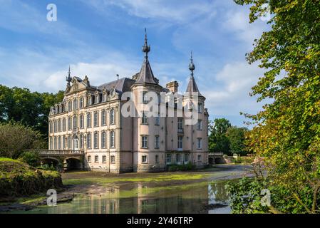 1750 Castello di Poeke / Kasteel van Poeke in stile rococò vicino ad Aalter, Fiandre Orientali, Belgio Foto Stock