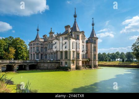 1750 Castello di Poeke / Kasteel van Poeke in stile rococò vicino ad Aalter, Fiandre Orientali, Belgio Foto Stock