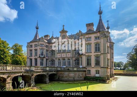 1750 Castello di Poeke / Kasteel van Poeke in stile rococò vicino ad Aalter, Fiandre Orientali, Belgio Foto Stock