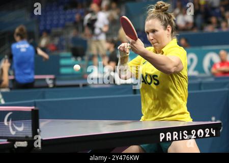 Melissa Tapper dell'Australia nel Para Ping-tavolo - Singles donna - WS10 alle partite Paralimpiche 2024 a Parigi, Francia Foto Stock