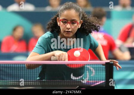 Evellyn SANTOS del Brasile nel Para Table Tennis - Women's Singles - WS11 alle partite paralimpiche 2024 a Parigi, Francia Foto Stock