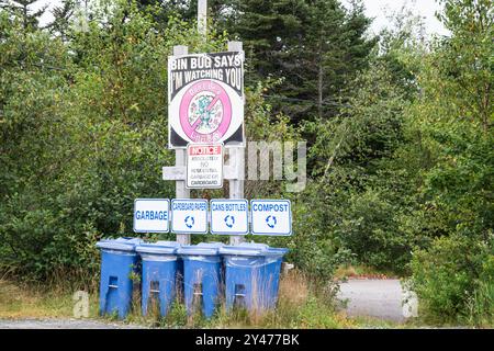 Cartello segnaletico Bin su Thermal Plant Road a Holyrood, Terranova e Labrador, Canada Foto Stock