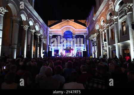 Croazia, Spalato, 160924. Billy Cobham tenne un concerto al Peristil come parte del Peristil Vibrez festival. Foto: Tom Dubravec / CROPIX Split CROAZIA Copyright: XxTomxDubravecx cobham18-160924 Foto Stock