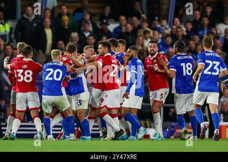 Knighthead Park, Birmingham lunedì 16 settembre 2024. I tempers esplodono durante la partita Sky Bet League 1 tra Birmingham City e Wrexham a St Andrews al Knighthead Park, Birmingham lunedì 16 settembre 2024. (Foto: Stuart Leggett | mi News) crediti: MI News & Sport /Alamy Live News Foto Stock