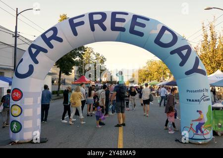 Festival estivo di strada Car Free Day sulla Main Street, settembre 2024, Vancouver, British Columbia, Canada Foto Stock
