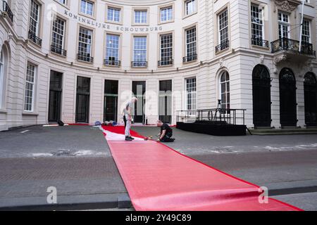 DEN HAAG - l'area intorno al Teatro reale è in preparazione per la celebrazione di Prinsjesdag. Il terzo martedì di settembre inizia il nuovo anno lavorativo del governo. ANP JEROEN JUMELET netherlands Out - belgio Out Foto Stock