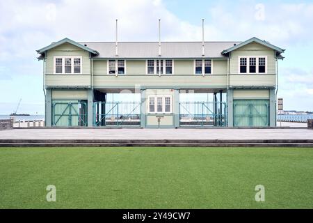 Lo storico edificio restaurato in legno del Princes Pier Gatehouse presso il Princes Pier a Port Melbourne, Victoria, Australia. Foto Stock