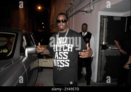 MIAMI BEACH, Florida - 22 APRILE: Sean 'P-Diddy' Combs in città a South Beach il meglio del 2005 - 2015, a Miami Beach, Florida persone: Sean Combs Foto Stock