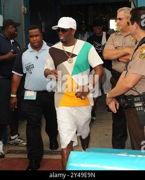 MIAMI BEACH, Florida - 22 APRILE: Sean 'P-Diddy' Combs in città a South Beach il meglio del 2005 - 2015, a Miami Beach, Florida persone: Sean Diddy Combs Foto Stock