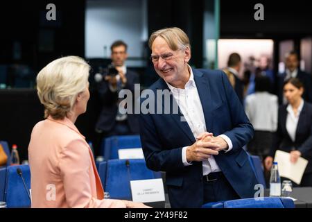 17 settembre 2024, Francia, Straßburg: Ursula von der Leyen (CDU), Presidente della Commissione europea, si trova nell'edificio del Parlamento europeo in vista della Conferenza dei presidenti e dei colloqui con Bernd Langer (SPD, gruppo S&D). I capi di Stato e di governo avevano precedentemente nominato candidati per il Collegio dei Commissari. Foto: Philipp von Ditfurth/dpa Foto Stock