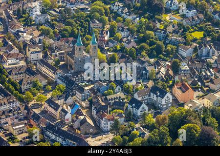 Luftbild, Innenstadt ed evang. Christuskirche mit zwei Kirchtürmen, Baustelle Renovierung, Schwelm, Ruhrgebiet, Nordrhein-Westfalen, Deutschland ACHTUNGxMINDESTHONORARx60xEURO *** Vista aerea, centro della città ed evang Christuskirche con due torri di chiesa, ristrutturazione di cantiere, Schwelm, zona della Ruhr, Renania settentrionale-Vestfalia, Germania ACHTUNGxMINDESTHONORARx60xEURO Foto Stock