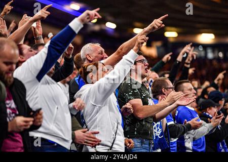 St Andrews, Birmingham, West Midlands, Regno Unito. Birmingham16 settembre 2024; St Andrews, Birmingham, West Midlands, Inghilterra; EFL League One Football, Birmingham City contro Wrexham; i tifosi di Birmingham celebrano il gol segnato da Jay Stansfield al 52° minuto per il 2-1 Credit: Action Plus Sports Images/Alamy Live News Foto Stock