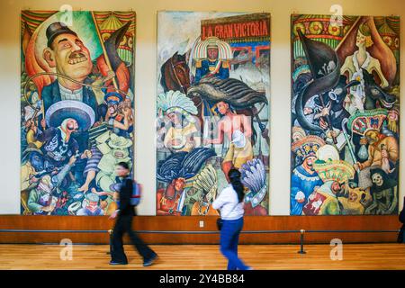 CITTÀ DEL MESSICO, Messico — Un murale del 1936 di Diego Rivera intitolato "Carnevale della vita messicana" (Carnaval de la vida mexicana) nel Palacio de Bellas AR Foto Stock