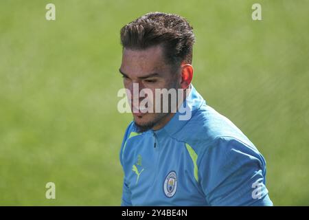 Manchester, Regno Unito. 17 settembre 2024. Ederson of Manchester City durante la conferenza stampa UEFA Champions League Manchester City vs Inter Milan all'Etihad Stadium di Manchester, Regno Unito, 17 settembre 2024 (foto di Mark Cosgrove/News Images) a Manchester, Regno Unito, il 17/9/2024. (Foto di Mark Cosgrove/News Images/Sipa USA) credito: SIPA USA/Alamy Live News Foto Stock