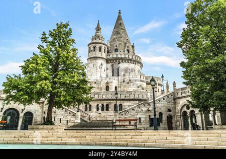 Bastione dei pescatori a Budapest la mattina d'estate Foto Stock