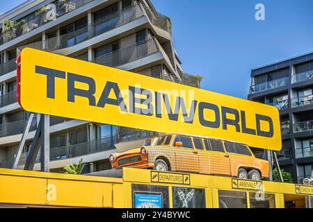 Trabi World, Zimmerstraße, Mitte, Berlino, Germania Foto Stock