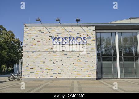 Cinema e sala eventi Kosmos, Frankfurter Allee, Friedrichshain, Berlino, Germania, Europa Foto Stock