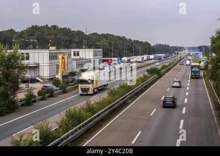 Il valico di frontiera di Straelen, tra la Germania e i Paesi Bassi, le autostrade A40 e A67 in Olanda, vista verso la NL, primo giorno di maggiori controlli alle frontiere Foto Stock