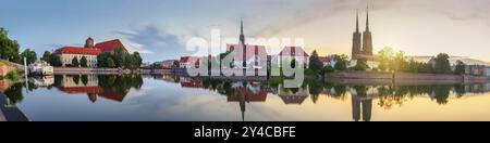 Vista panoramica di Ostrow Tumski e del fiume Odra a Breslavia, Polonia, Europa Foto Stock