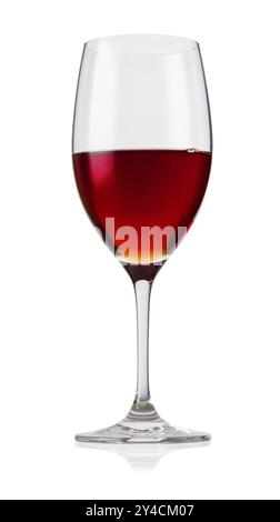 Bicchiere di vino rosso isolato su uno sfondo bianco Foto Stock