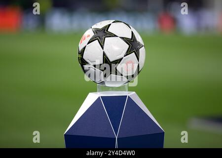 17 settembre 2024. Lisbona, Portogallo. Pallone ufficiale per la UEFA Champions League, Sporting vs Lille Credit: Alexandre de Sousa/Alamy Live News Foto Stock