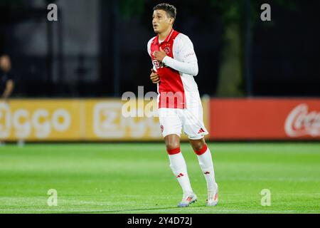 Amsterdam, Paesi Bassi. 17 settembre 2024. AMSTERDAM, PAESI BASSI - 17 SETTEMBRE: Nassef Chourak di Jong Ajax durante un match olandese Keuken Kampioen Divisie tra Jong Ajax e Jong AZ allo Sportpark de Toekomst il 17 settembre 2024 ad Amsterdam, Paesi Bassi. (Foto di Raymond Smit/Orange Pictures) credito: Orange Pics BV/Alamy Live News Foto Stock