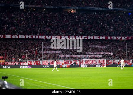 Tifosi / Ultras des FCB in der Suedkurve protestieren mit Banner Zu viel des Guten - Back to the Roots - Undo New CL - Format gegen die Reform der Champions League, GER, FC Bayern Muenchen vs. GNK Dinamo Zagabria, Fussball, Champions League, 1. Spieltag, Spielzeit 2024/2025, 17.09.2024 foto: Eibner-Pressefoto/Michael Memmler Foto Stock