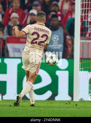 Raphael Guerreiro, FCB 22 segna, tiri, Tor, Treffer, Torschuss, 2-0 nella partita di campionato a gironi FC BAYERN MUENCHEN - DINAMO ZAGABRIA 9-2 di calcio UEFA Champions League nella stagione 2024/2025 a Monaco, 17 settembre 2024 , FCB, 1. Spieltag, München fotografo: Peter Schatz Foto Stock