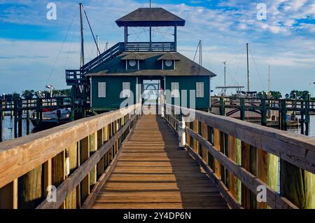 L'ingresso al Biloxi Schooner Pier Complex, parte del Biloxi Maritime and Seafood Industry Museum, è raffigurato a Biloxi, Mississippi. Foto Stock