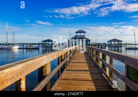 L'ingresso al Biloxi Schooner Pier Complex, parte del Biloxi Maritime and Seafood Industry Museum, è raffigurato a Biloxi, Mississippi. Foto Stock