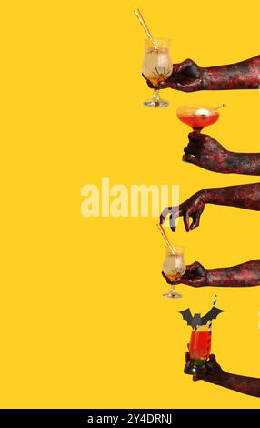 Molte mani di zombie con cocktail su sfondo giallo. Festa di Halloween Foto Stock