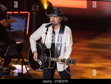 Nashville, Stati Uniti. 18 settembre 2024. Jason Aldean si esibisce alla 17th Academy of Country Music Honors al Ryman Auditorium il 21 agosto 2024 a Nashville, Tennessee. (Foto: Amiee Stubbs/imageSPACE) credito: Imagespace/Alamy Live News Foto Stock