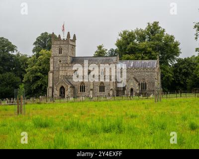 Chiesa di Santa Maria, nei terreni di Raynham Hall, East Raynham, Norfolk; risale al 1858 Foto Stock