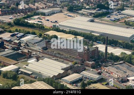 Ex mulino riutilizzato per uso industriale, Rochdale, Greater Manchester, Inghilterra nord-occidentale, Regno Unito Foto Stock