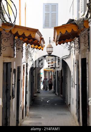 Marocco, Tangeri: Atmosfera in un vicolo della medina Foto Stock