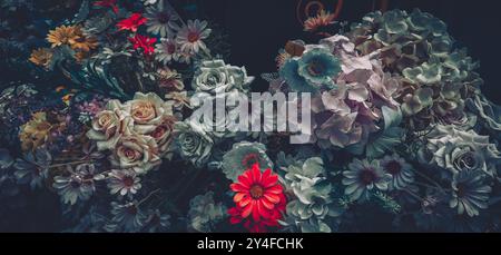 Primo piano di un bouquet vintage di fiori artificiali. Foto Stock