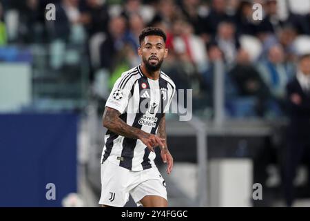 Torino, Italia. 17 settembre 2024. Douglas Luiz della Juventus è stato visto durante la partita di UEFA Champions League tra Juventus e PSV Eindhoven allo Juventus Stadium. Punteggio finale; Juventus 3:1 PSV Eindhoven. Credito: SOPA Images Limited/Alamy Live News Foto Stock