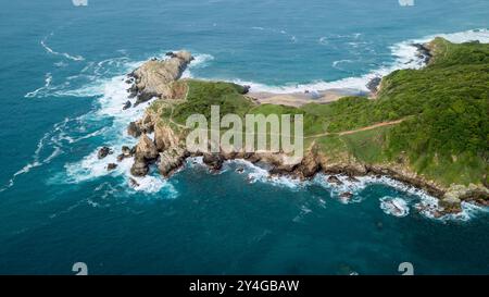 Vista aerea del punto panoramico di Punta Cometa, punto più a sud di Oaxaca, Messico Foto Stock