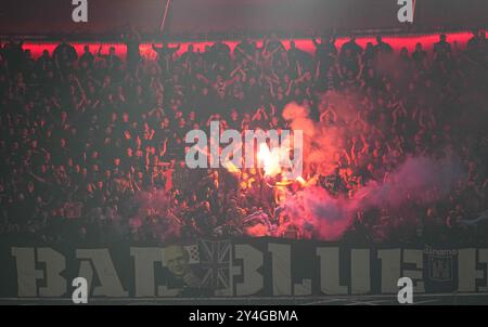 Allianz Areana, Monaco, Germania. 17 settembre 2024. Tifosi della Dinamo GNK durante una partita del primo turno di Champions League, Bayern Monaco contro GNK Dinamo, all'Allianz Areana di Monaco, Germania. Ulrik Pedersen/CSM/Alamy Live News Foto Stock