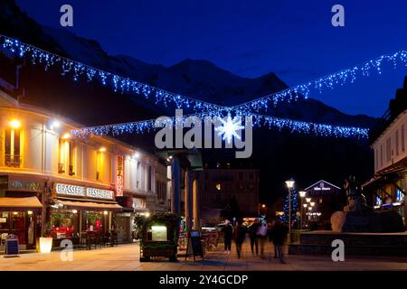 Famoso villaggio di Chamonix, alta Savoia, Alpi Rodano, Francia Foto Stock